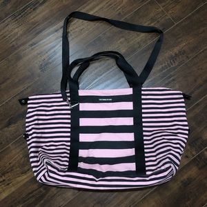 5 for 25 Victoria’s Secret Duffle Bag